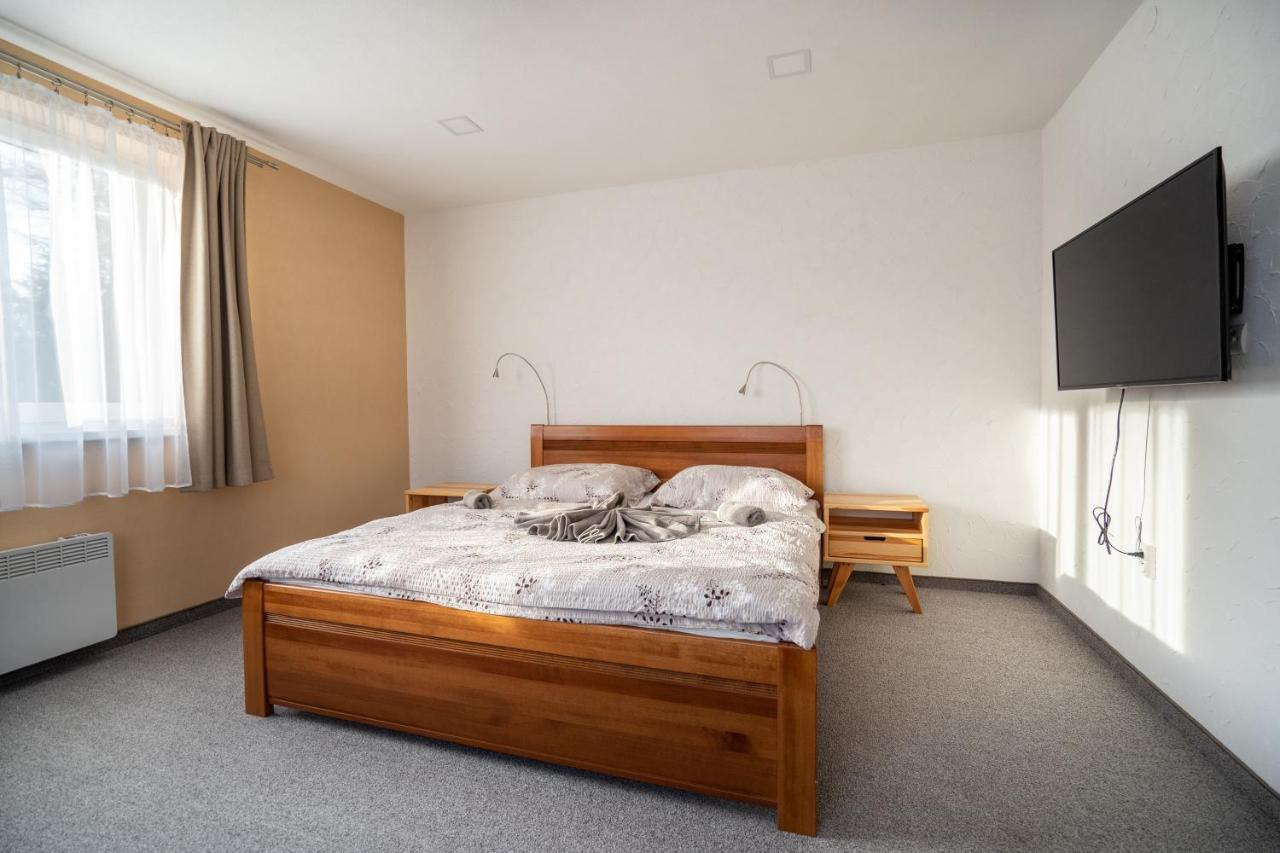 Apartmany Janka + Camp Bešeňová エクステリア 写真