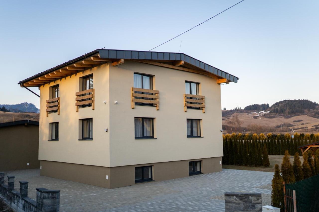 Apartmany Janka + Camp Bešeňová エクステリア 写真