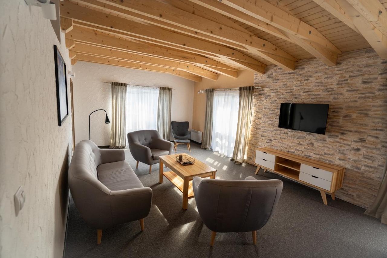 Apartmany Janka + Camp Bešeňová エクステリア 写真