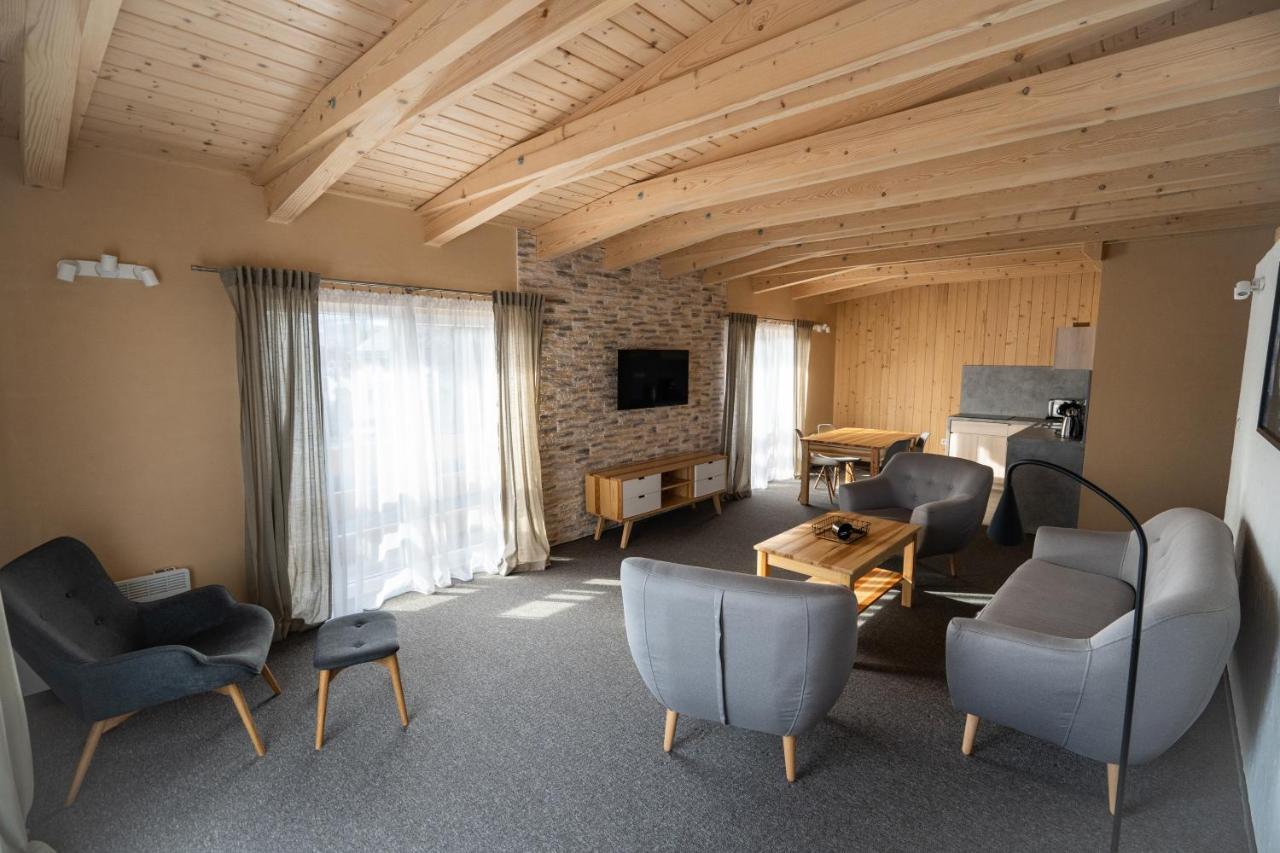 Apartmany Janka + Camp Bešeňová エクステリア 写真